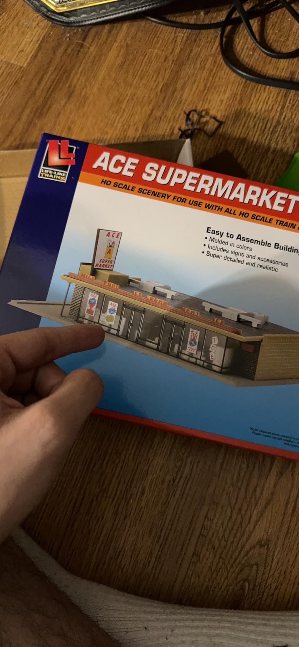 Walthers Life-Like Ace Super Market 433-1330 HO Scale Model Railroad - Structure Kit customer photo 4