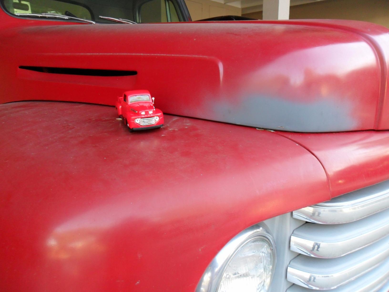 Maisto 1:25 Scale 1948 Ford F-1 Pickup Truck (Special Edition Diecast) customer photo 2