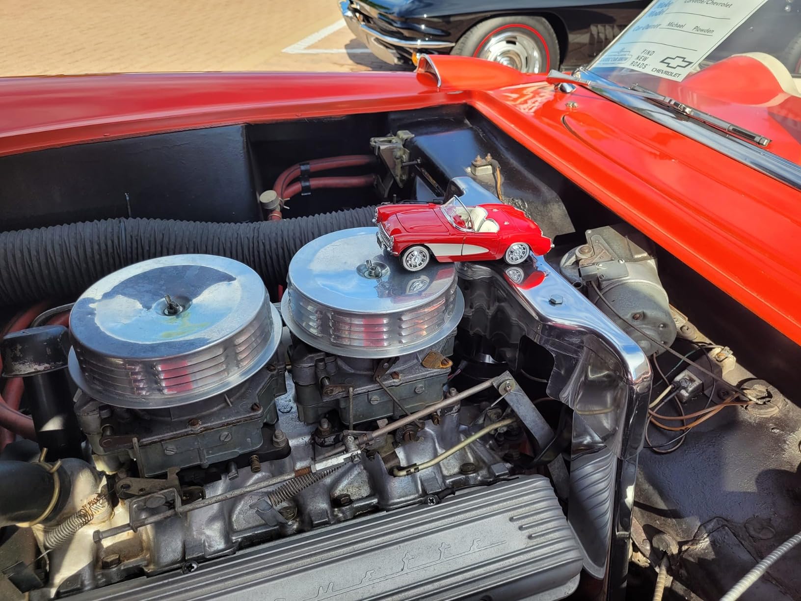 Maisto 1:24 Scale Assembly Line 1957 Chevrolet Corvette Diecast Model Kit customer photo 2