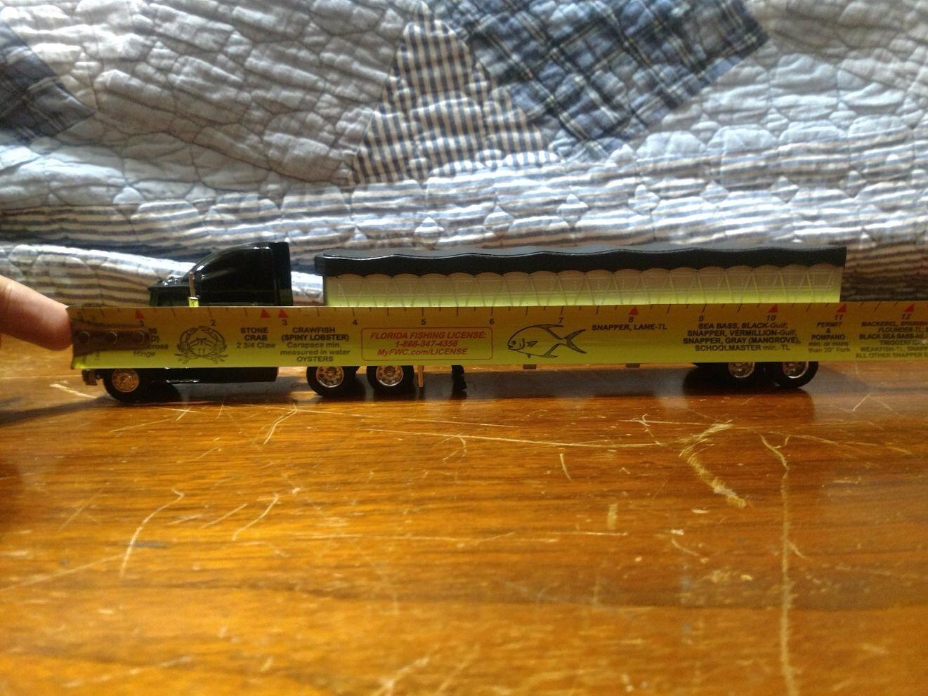 ERTL John Deere Grain Semi Truck Toy Replica - 1:64 Scale - Construction Toys - Die-Cast Metal and Plastic Material - Kids Toys Ages 8 Years and Up customer photo 1