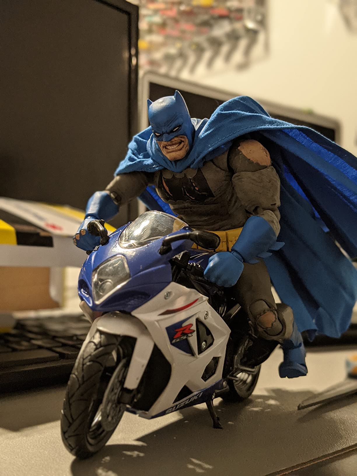 New Ray Motorcycles 1:12 2008 Suzuki Gsx-R R1000 customer photo 1