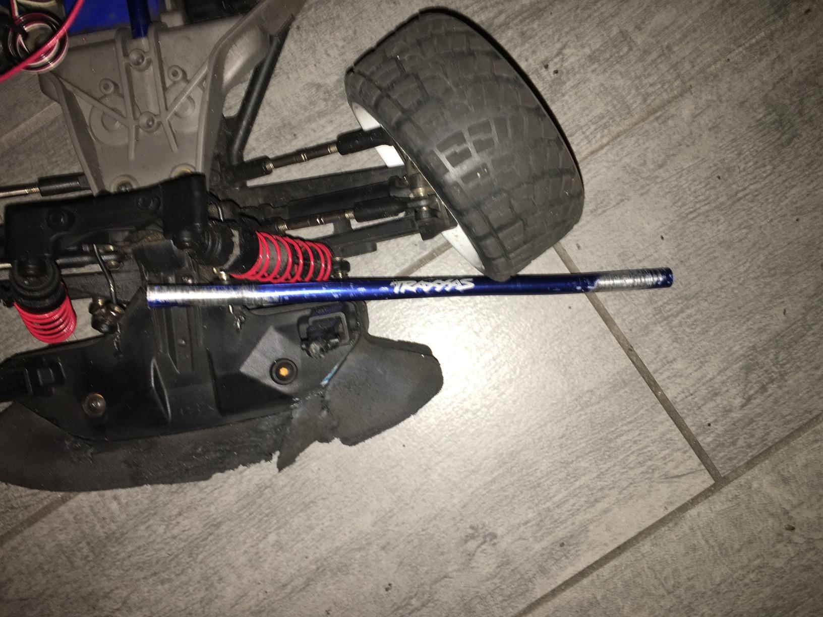 Traxxas 6855 Center Driveshaft, 6061-T6 Blue-Anodized Aluminum customer photo 2