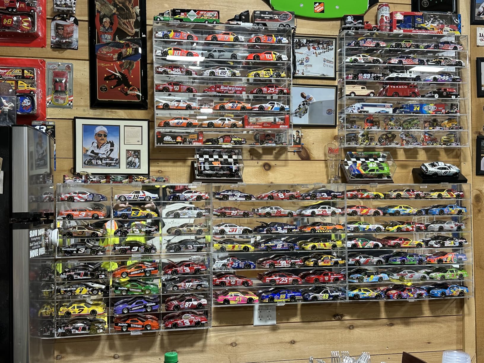 Clear Acrylic Display Case for 1:24 Scale Diecast Toy Model Cars Hot Small Toy Wheels Storage Showcase, 98% UV Protection, 4mm Thick Acrylic 24 Compartments customer photo 2