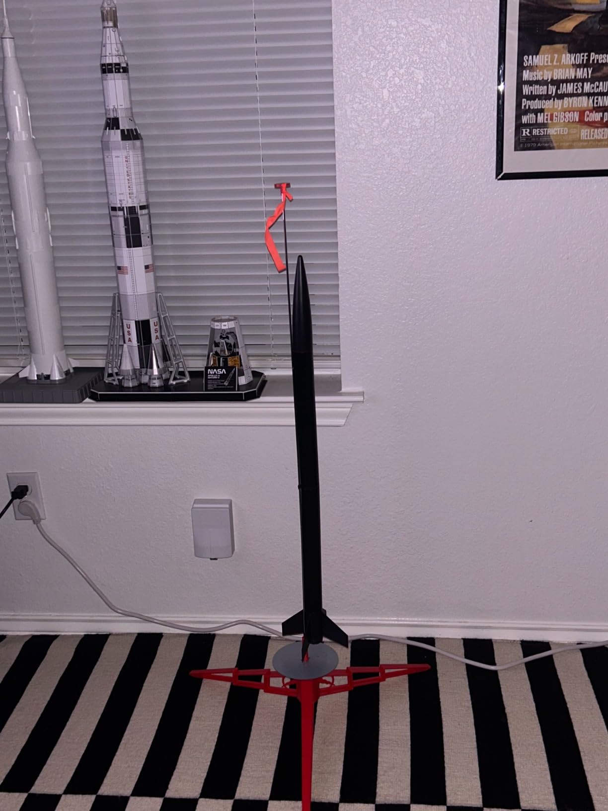 Estes 1469 Tandem X Rocket-Building Kit, Beginner Flying-Rocket Model Kit for Ages 10+, Includes Launch Pad and Controller customer photo 2