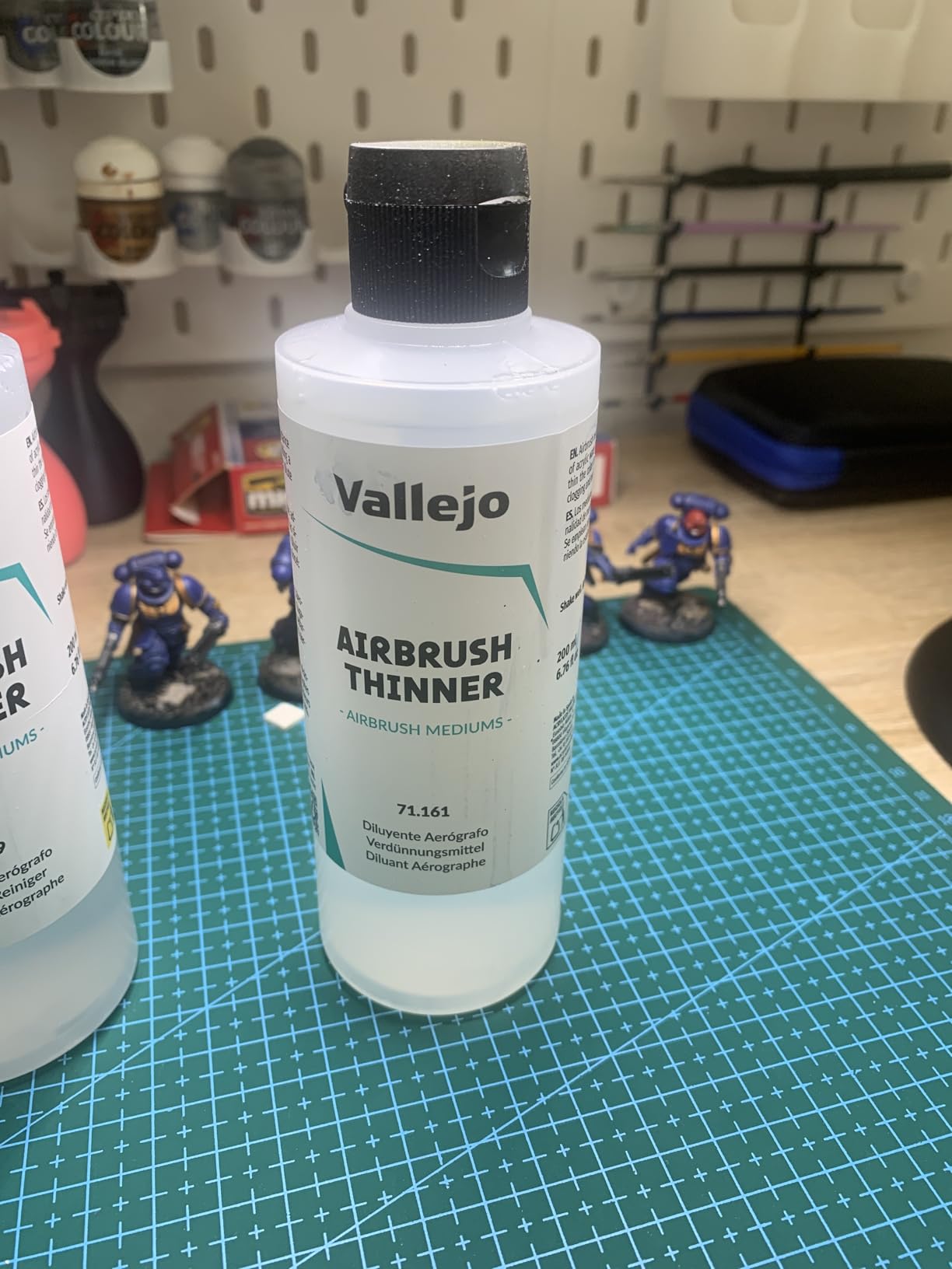 Airbrush Thinner for Acrylic Paints 200 ml (6.76 fl.oz.) customer photo 1