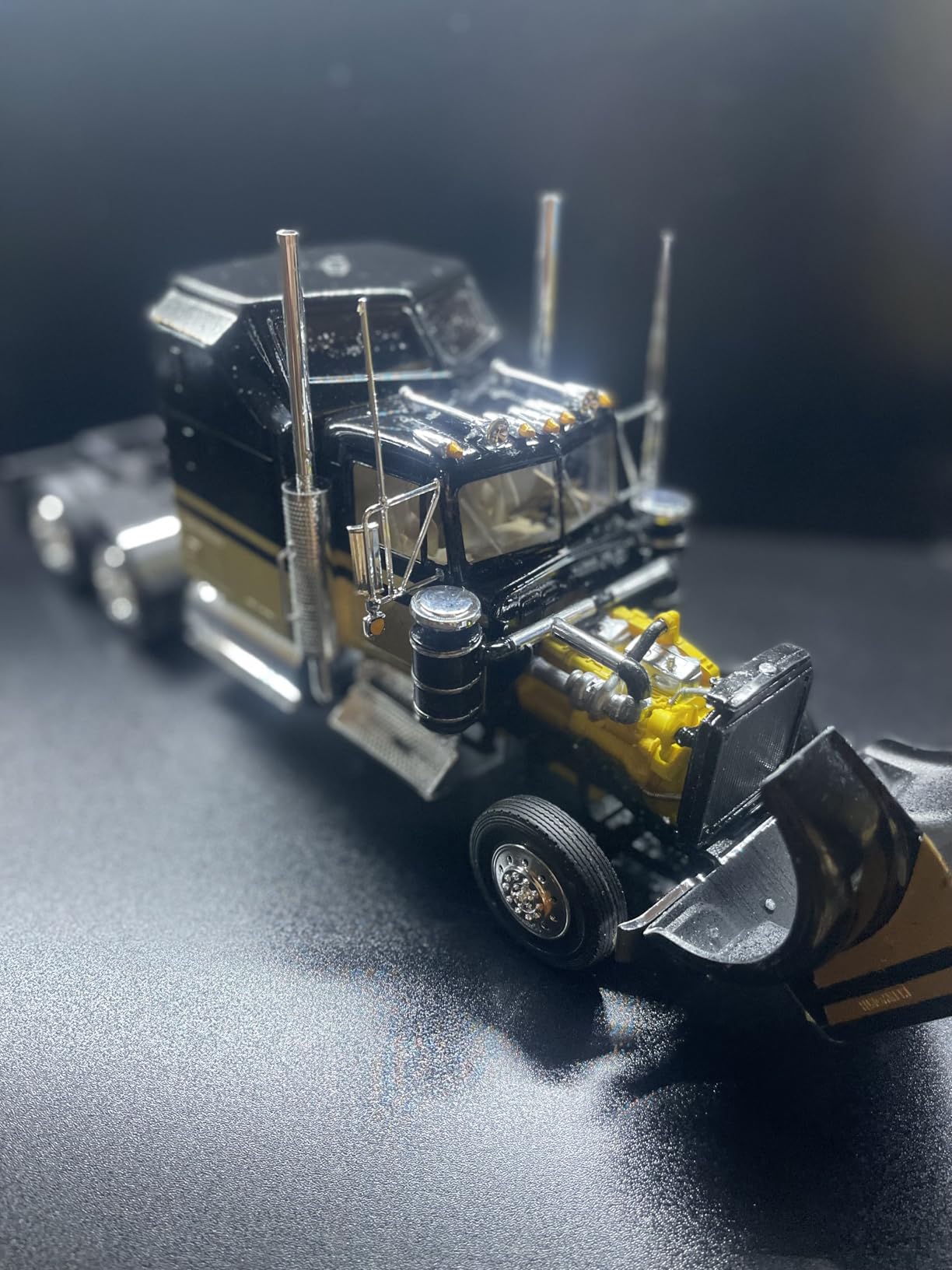 Revell Kenworth W900 1:25 Scale Model Kit customer photo 1