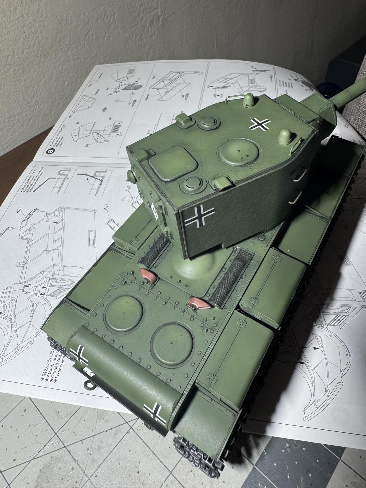 Tamiya 35375 1/35 Russian Heavy Tank KV-2 Plastic Model Kit customer photo 1