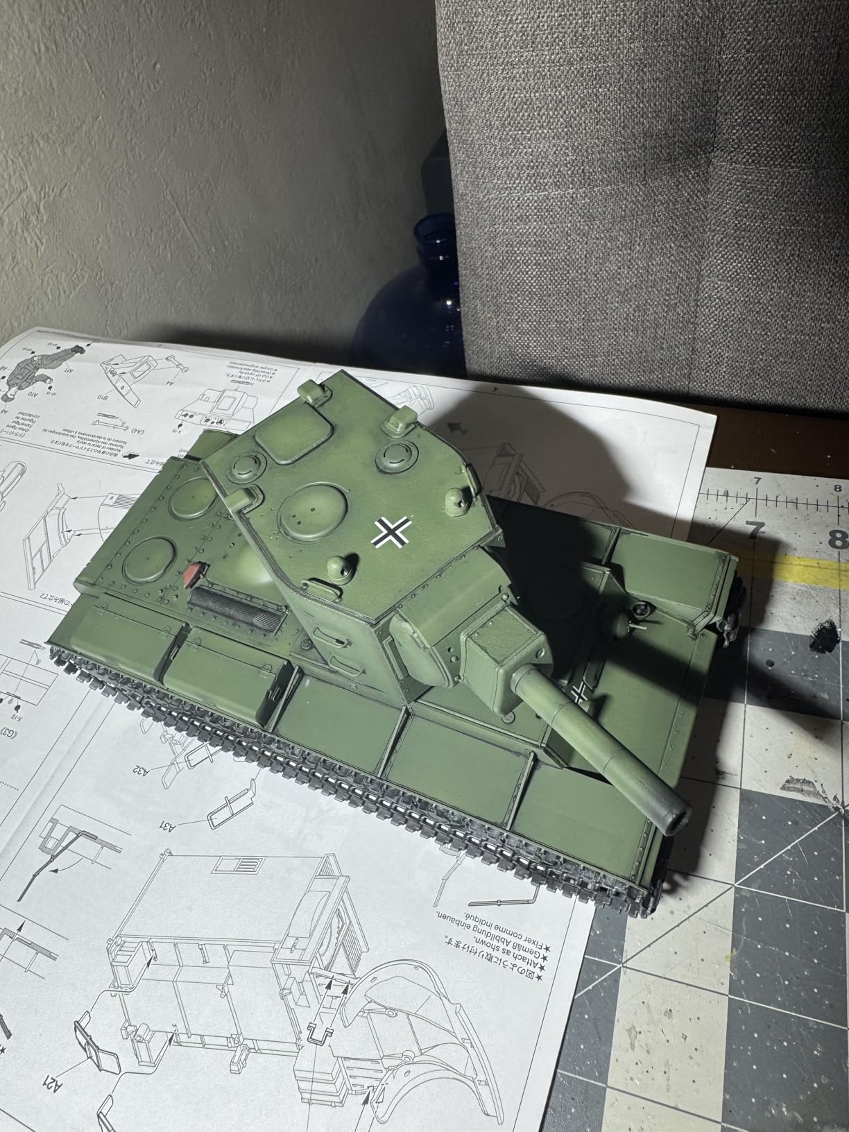 Tamiya 35375 1/35 Russian Heavy Tank KV-2 Plastic Model Kit customer photo 2