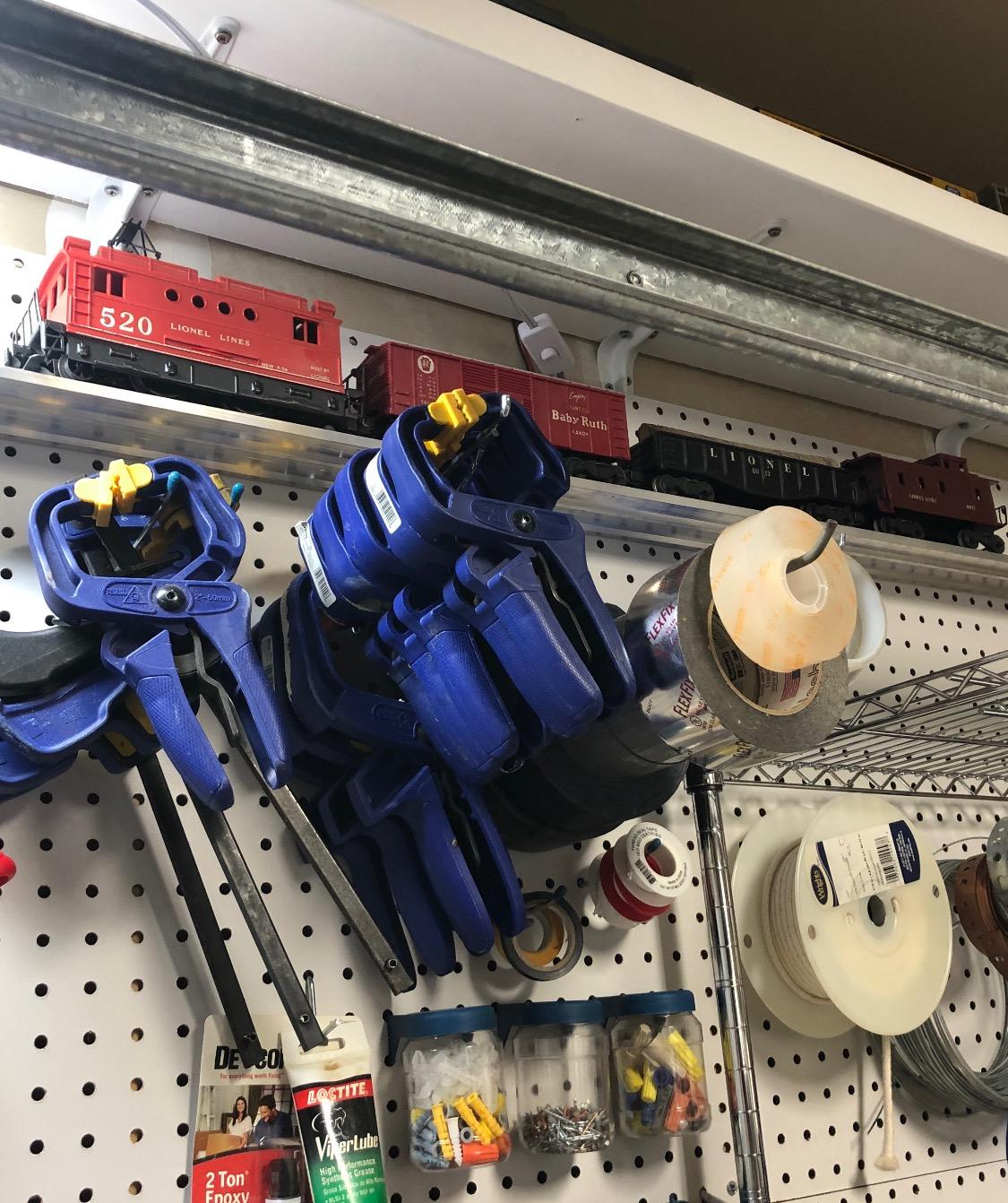 O Scale Train Display Shelf - Set of 2 / O Gauge Model Railroad customer photo 1