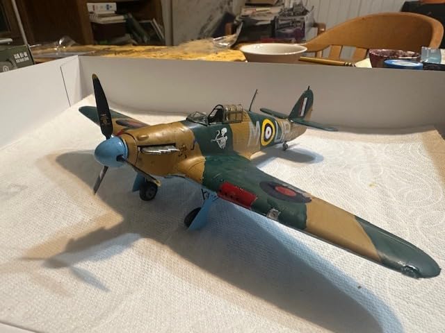 Tamiya 37011 1/48 Hawker Hurricane Mk.I w/3 Figures customer photo 1