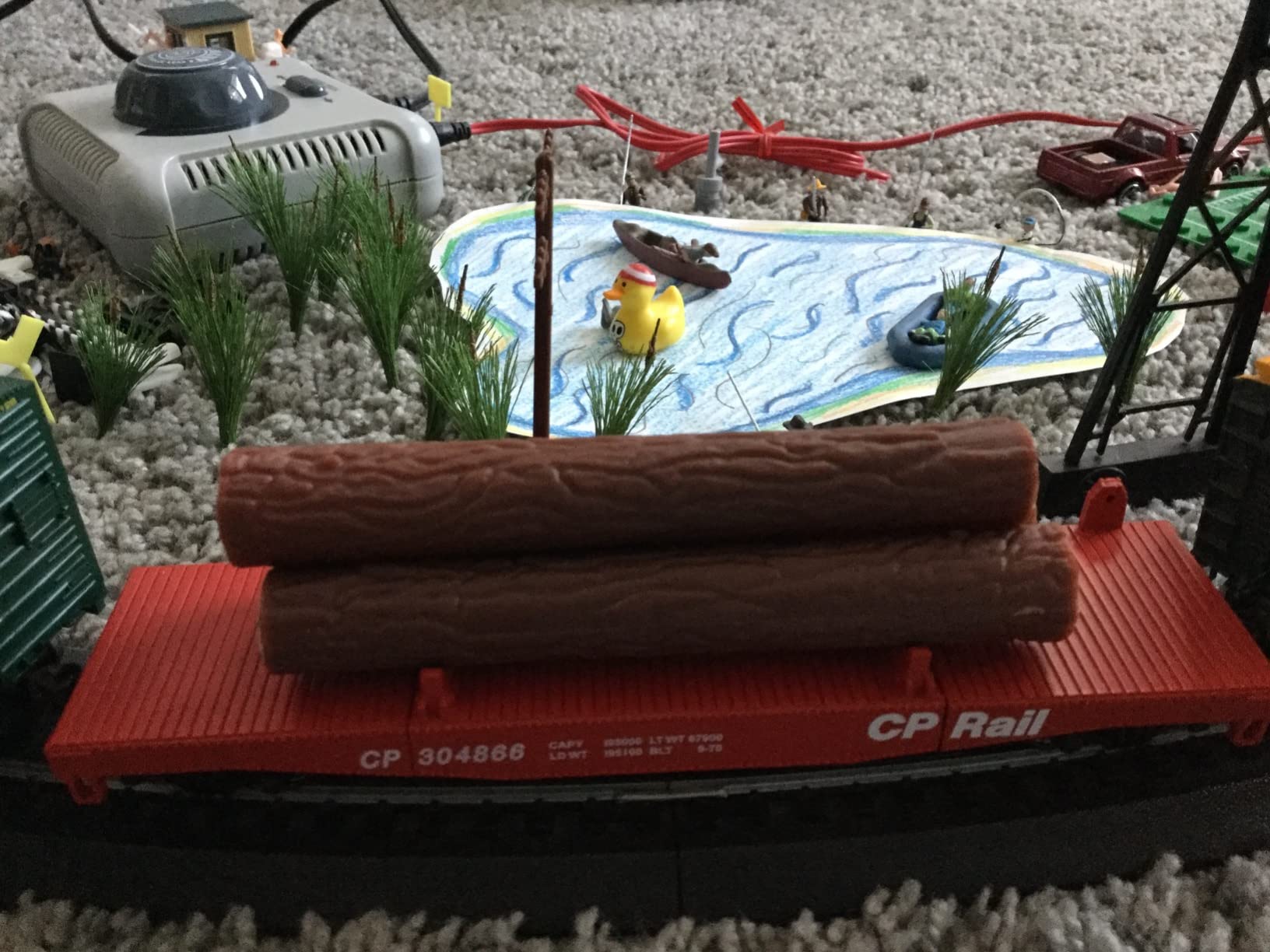 Walthers Trainline Log Dump Car with 3 Logs-Ready to Run-Chessie-Baltimore & Ohio 9300 (Blue, Yellow) 931-1772 HO Scale Model Railroad customer photo 1