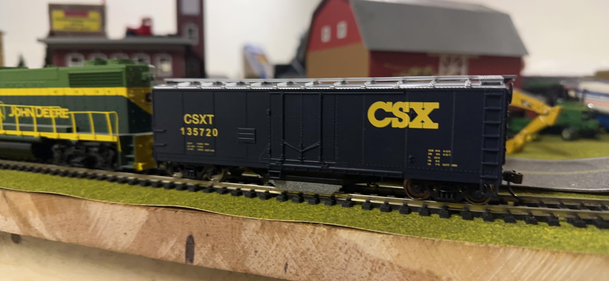 Walthers Trainline 40' Plug-Door Track Cleaning Boxcar New Haven 36833 customer photo 2