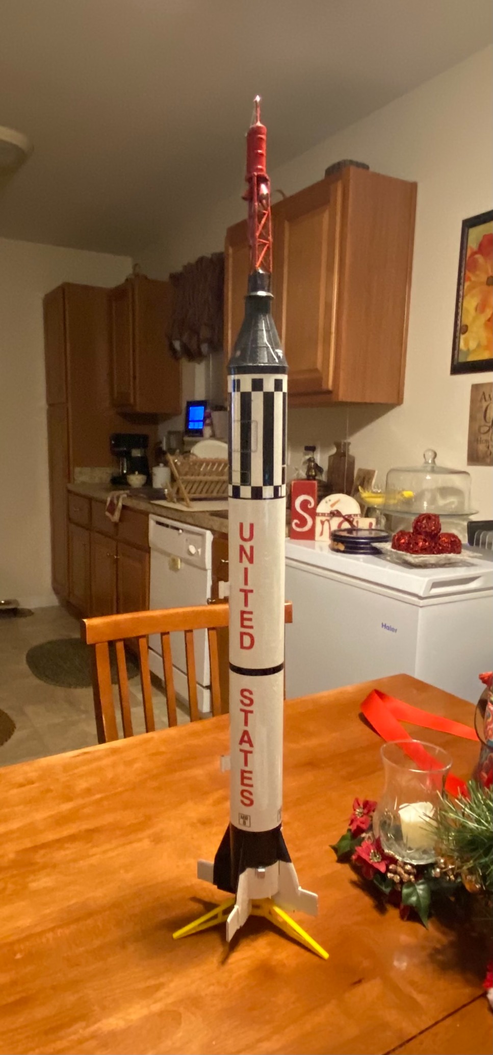 Estes 2291 Pack of 3 Model Rocket Display Stands, Flying-Rocket-Model Standard Holders, Rocket Model Kit Accessories for Ages 10+ customer photo 2
