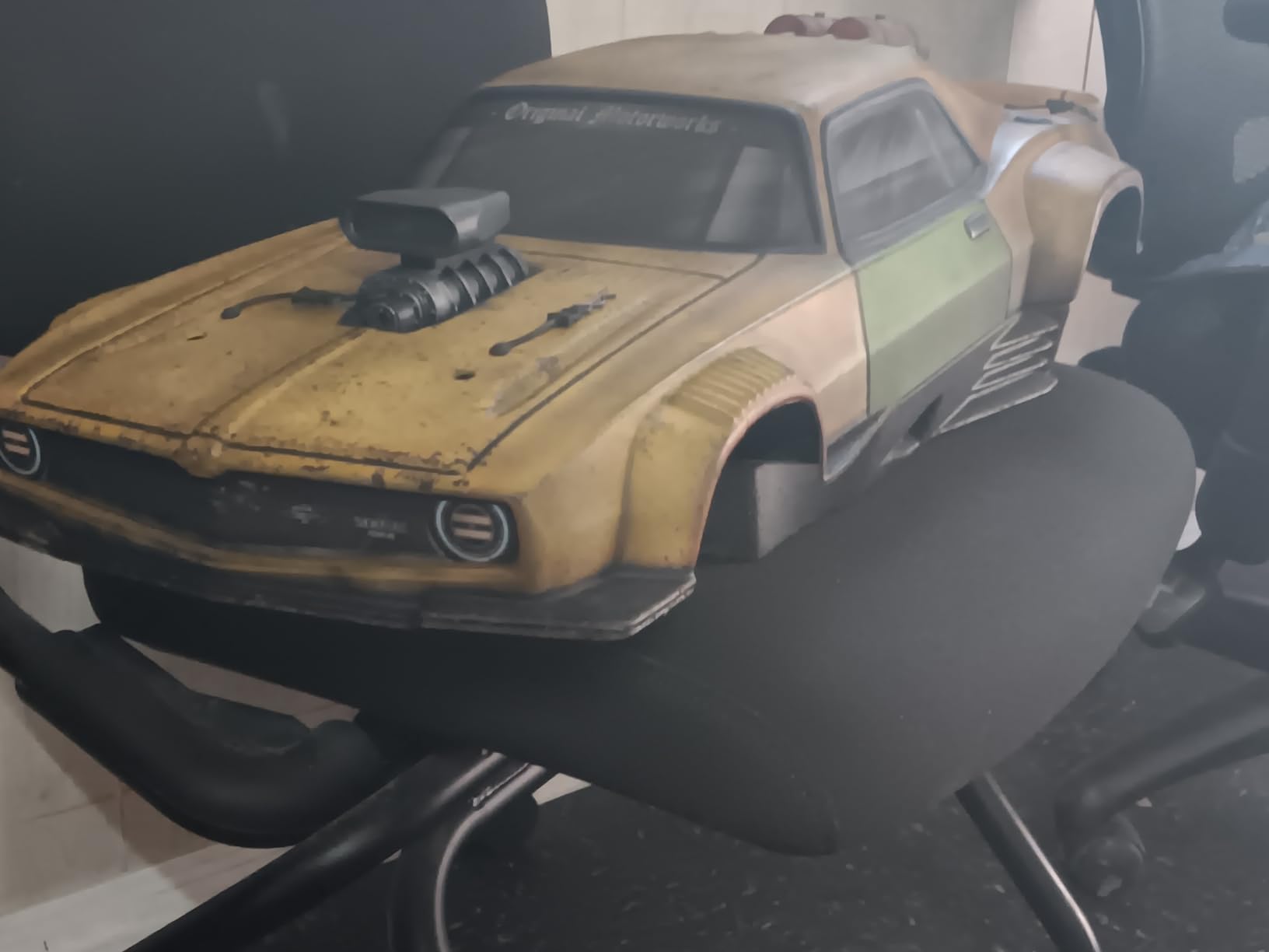 Vallejo - Chipping Medium 35 ml. (1.18 fl.oz.) | Acrylic Medium for Weathering, Aging, and Paint Chipping Effects on Miniatures customer photo 1