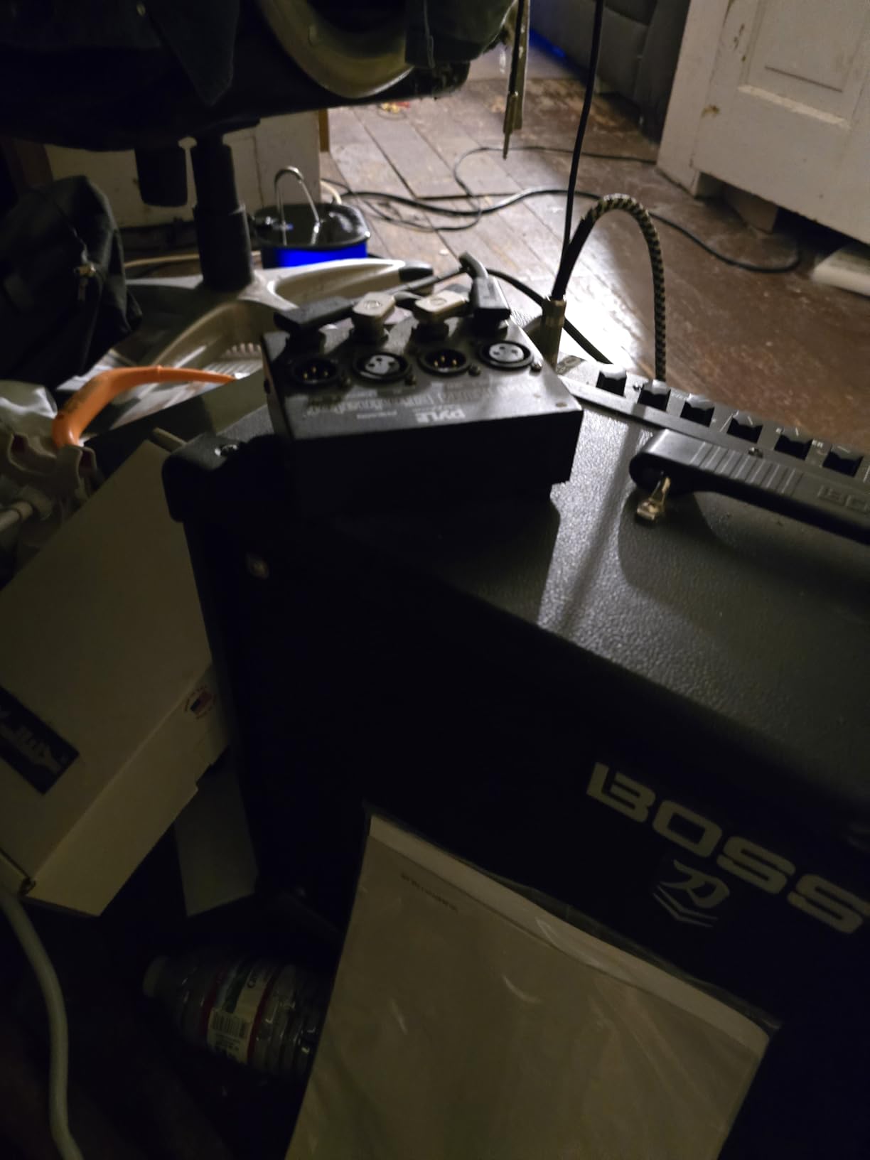 Pyle Compact Mini Hum Eliminator Box - 2 Channel Passive Ground Loop Isolator, Noise Filter, AC Buzz Destroyer, Hum Killer w/ 1/4