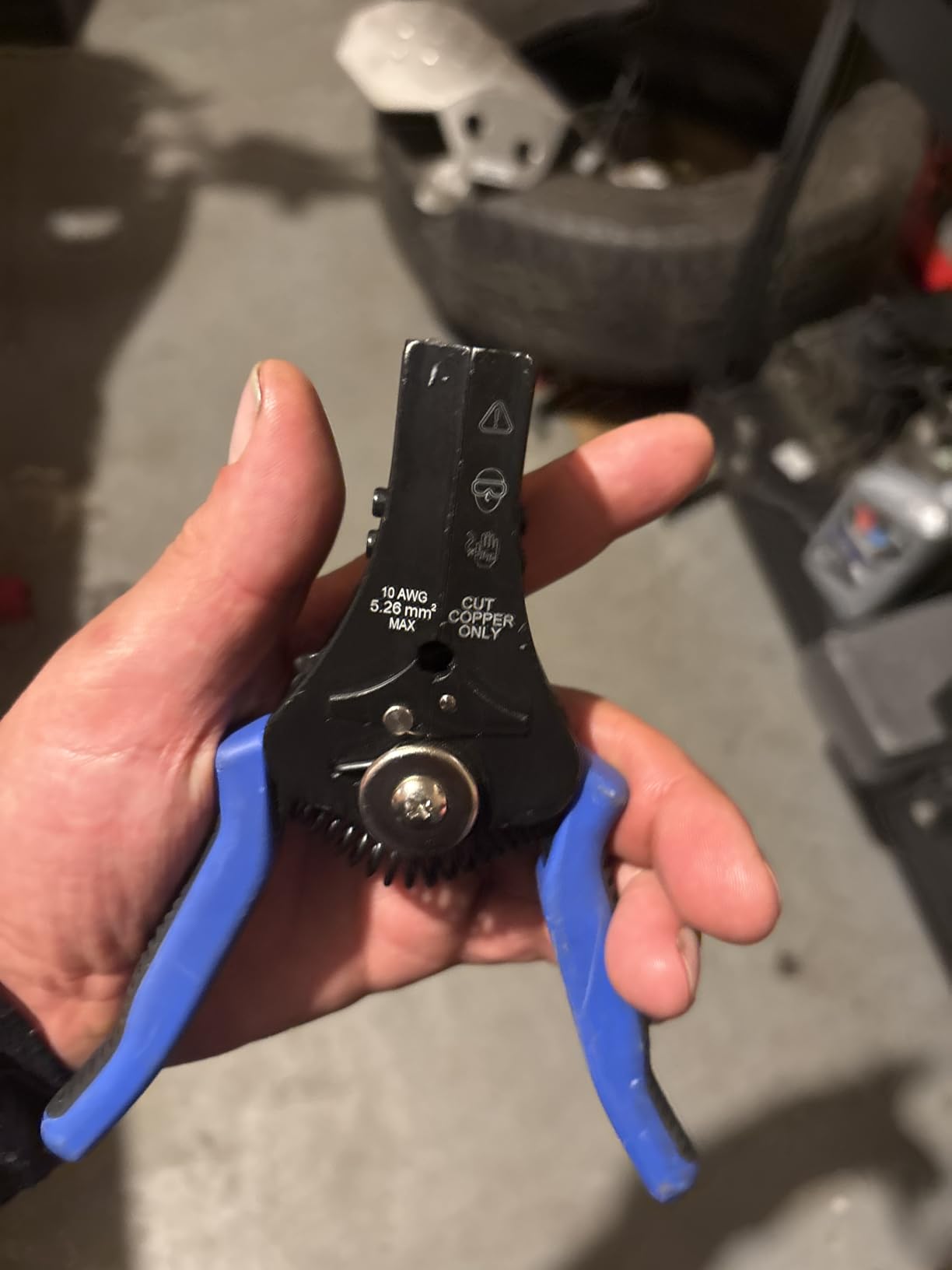 Klein Tools 11063W Wire Cutter/Stripper, Heavy Duty Automatic Tool for 8-20 AWG Solid and 10-22 AWG Stranded Electrical Wire customer photo 1