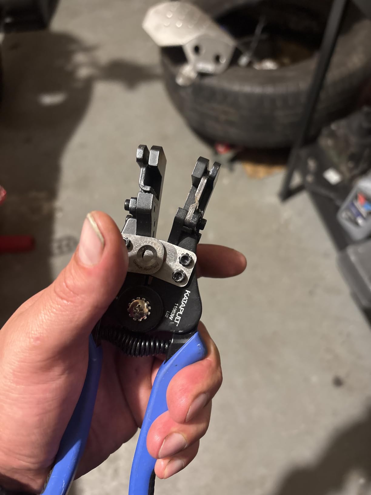 Klein Tools 11063W Wire Cutter/Stripper, Heavy Duty Automatic Tool for 8-20 AWG Solid and 10-22 AWG Stranded Electrical Wire customer photo 2