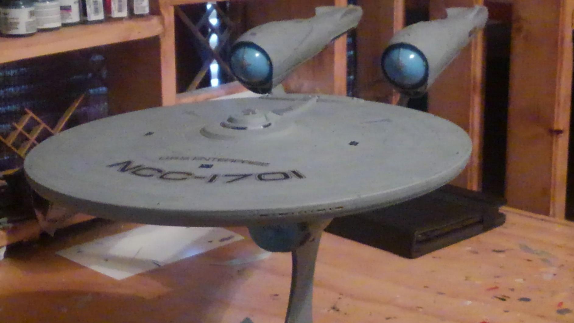 Revell 04882 U.S.S. Enterprise NCC-1701 INTO Darkness 1:500 Scale Unbuilt/Unpainted Plastic Model Kit customer photo 2