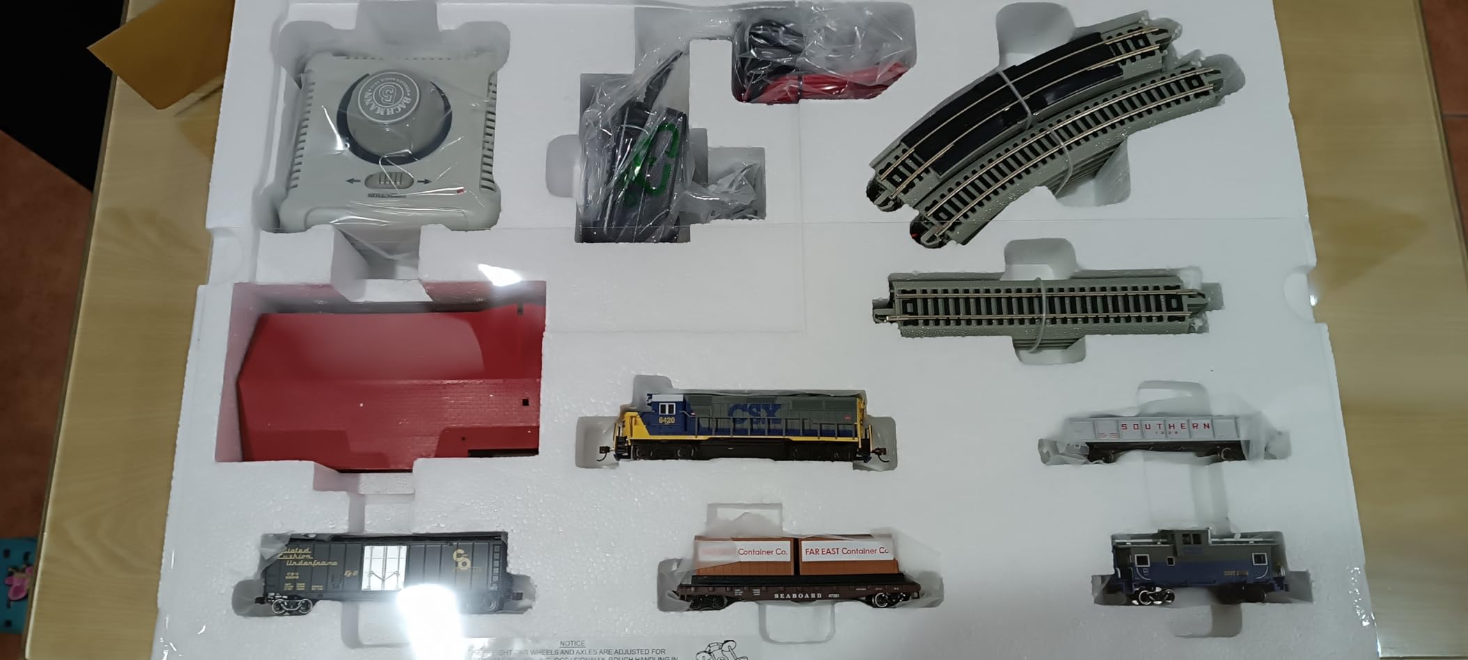 Bachmann Trains - Freightmaster Ready To Run 60 Piece Electric Train Set - N Scale customer photo 2