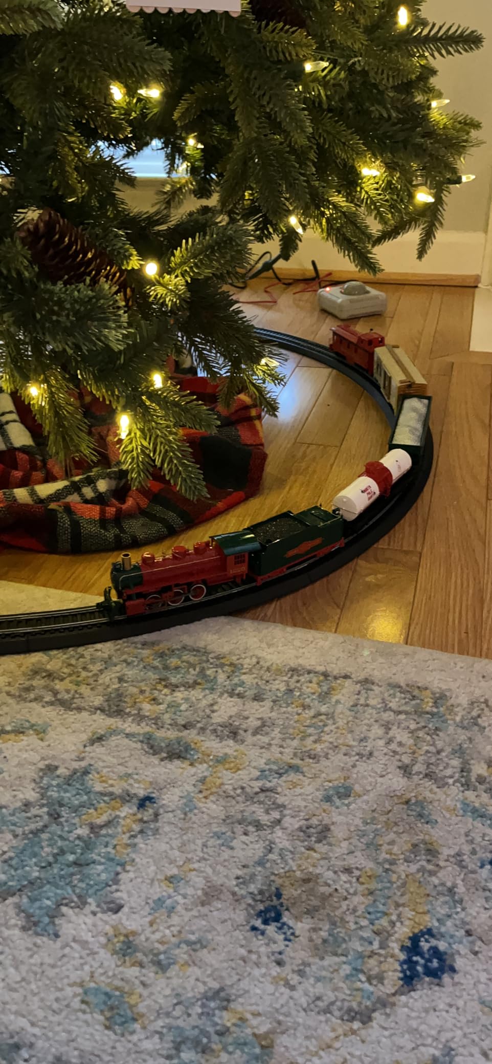 Bachmann Trains - Jingle Bell Express Ready To Run Electric Train Set - HO Scale customer photo 1