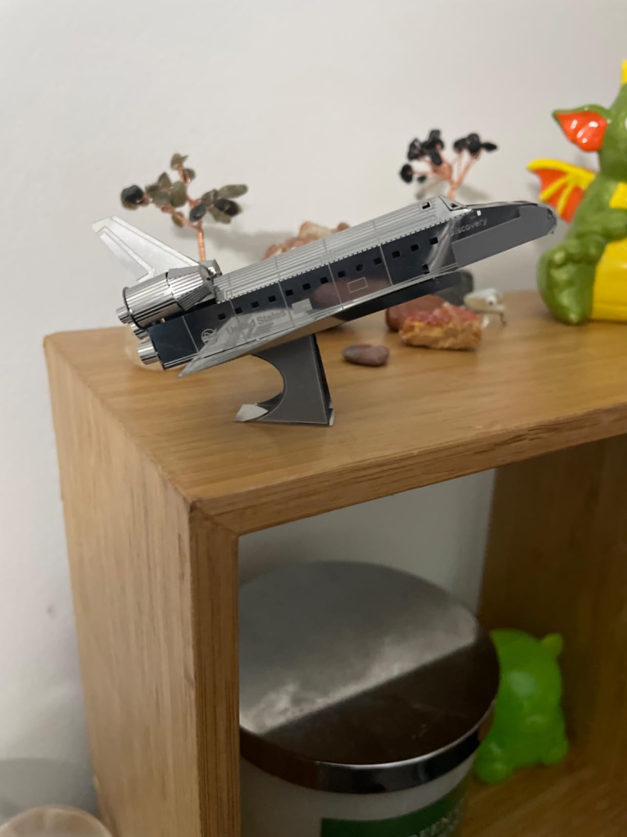 Fascinations Metal Earth Space Shuttle Discovery 3D Metal Model Kit customer photo 1
