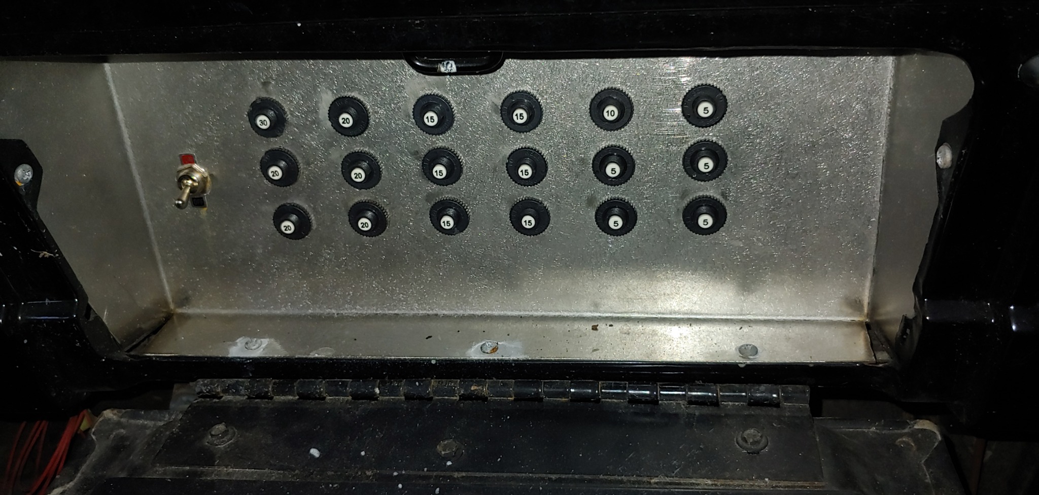 Push Button Reset-Only CLB Circuit Breakers with Screw Terminals customer photo 1