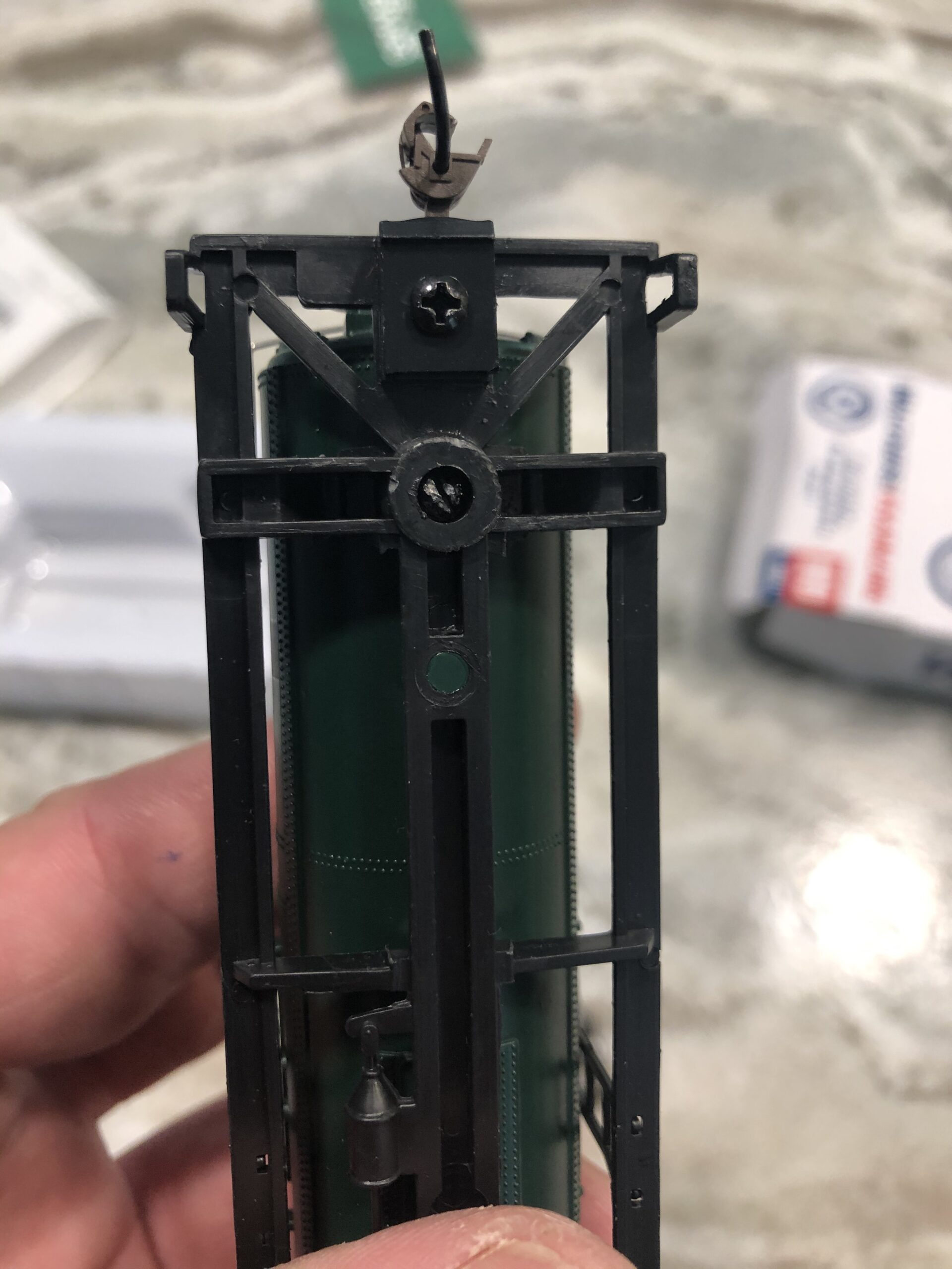 Walthers Trainline Tank Car-Ready to Run-British Columbia Railway (Green, Yellow, White; Dogwood Logo) 931-1441 HO Scale Model Railroad - Freight Model customer photo 2