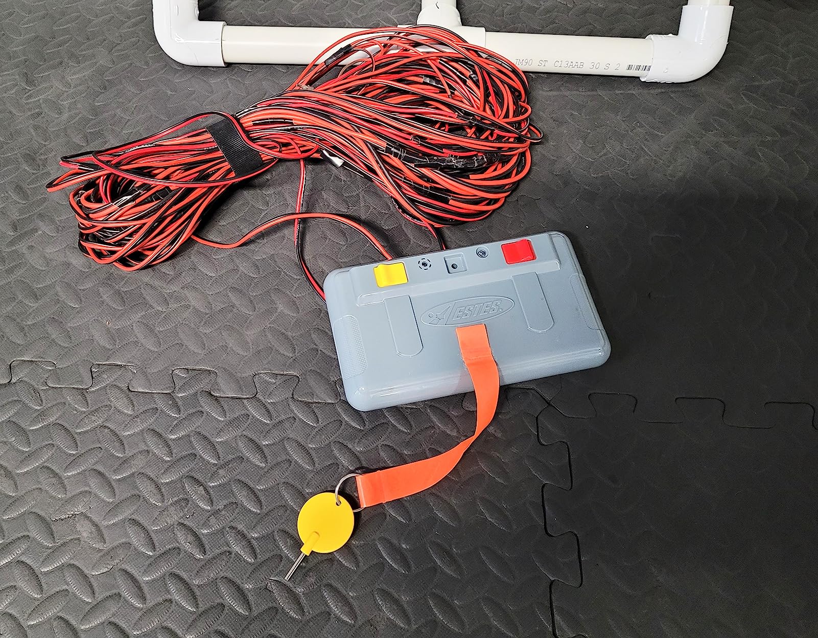 Estes 2240 Pro Series II Launch Controller, Flying-Rocket-Model Launch Controller, Rocket Model Kit Accessories for Ages 10+ customer photo 1