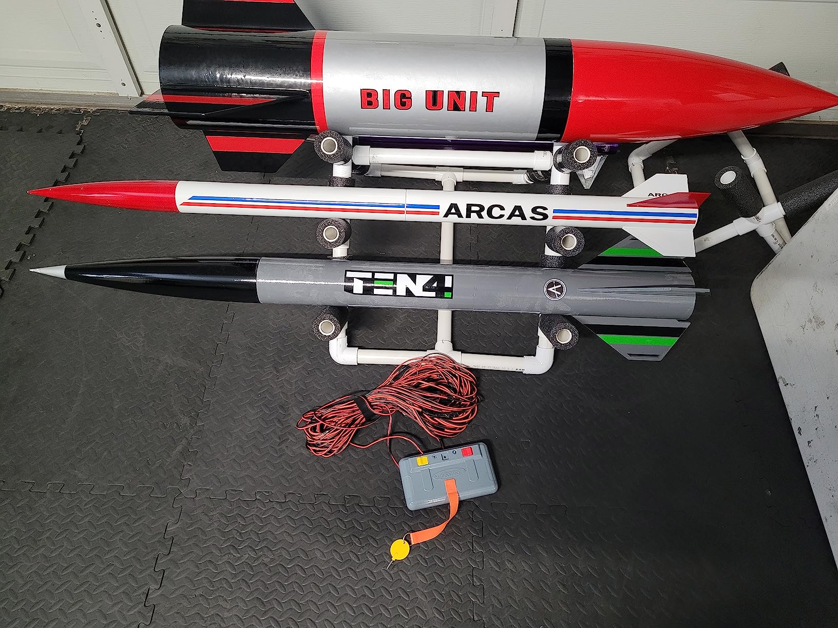 Estes 2240 Pro Series II Launch Controller, Flying-Rocket-Model Launch Controller, Rocket Model Kit Accessories for Ages 10+ customer photo 2