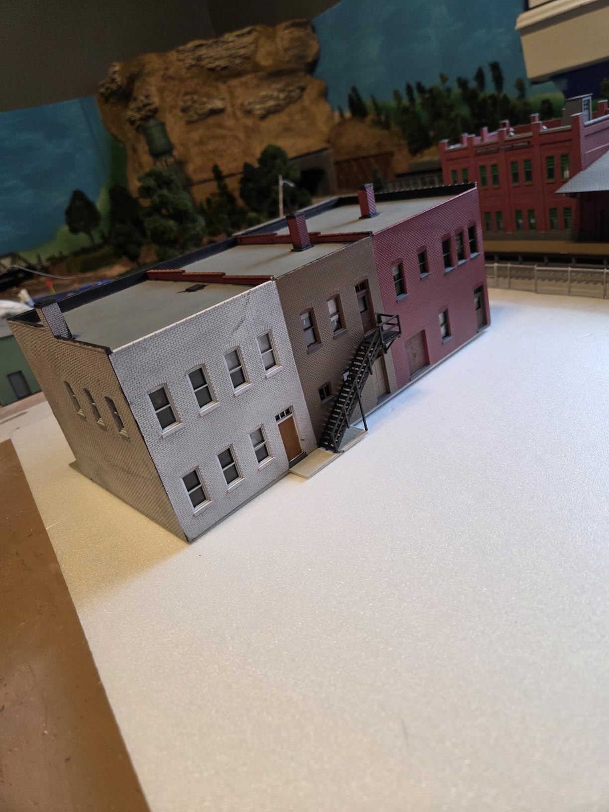 Walthers SceneMaster Merchant Row IV customer photo 2