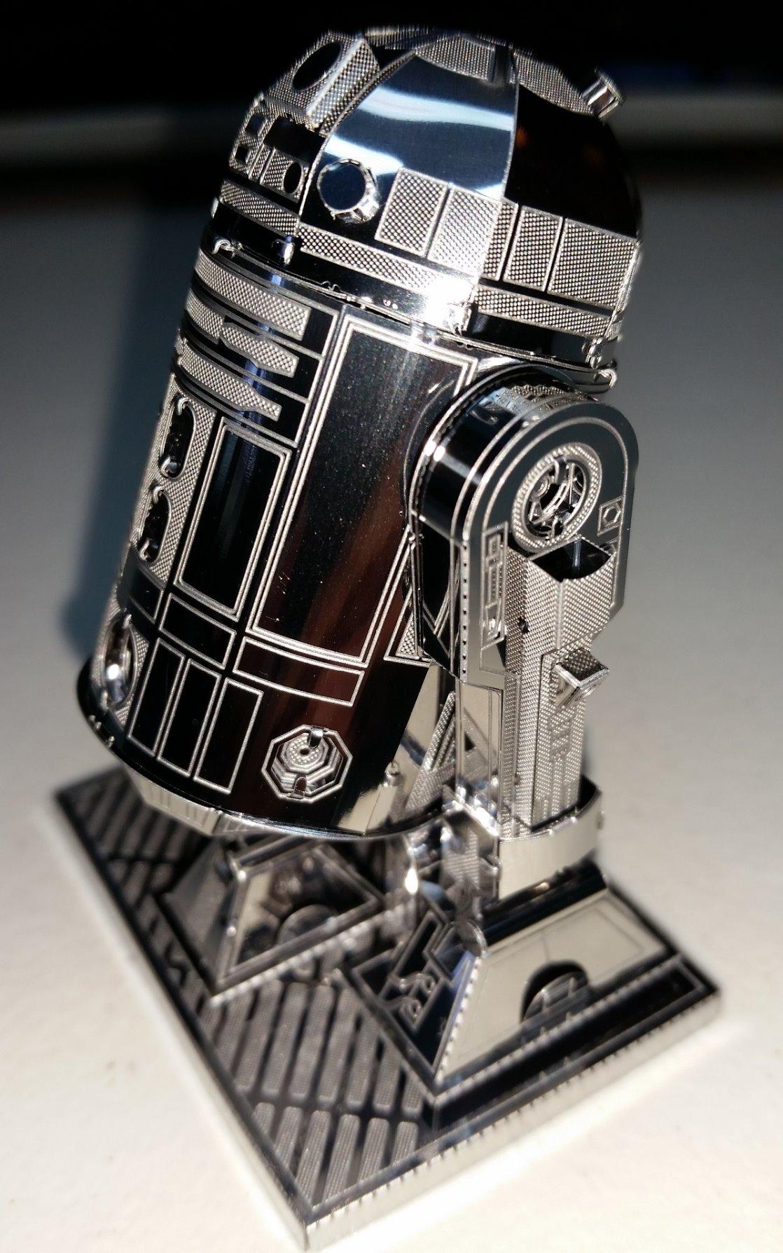 Fascinations Metal Earth Star Wars R2D2 3D Metal Model Kit customer photo 1