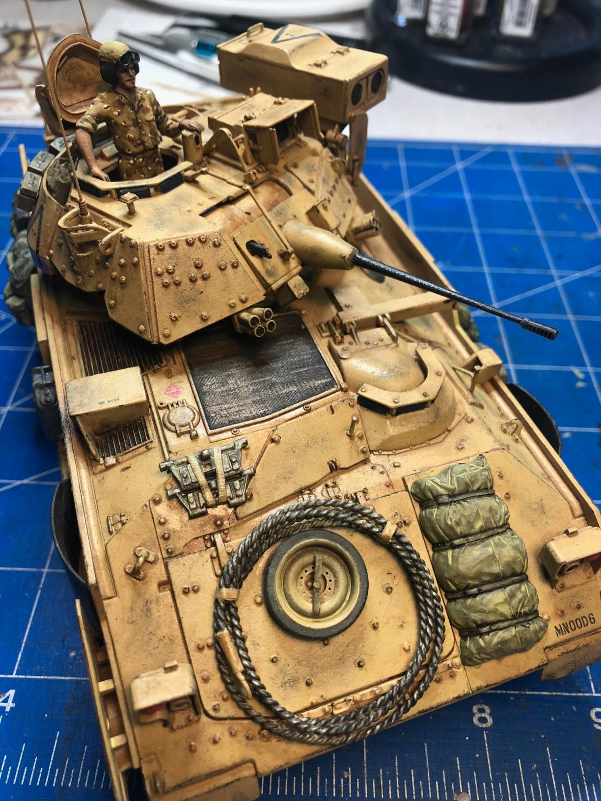 Academy 1/35 M2A2 Bradley Iraq 2003 Tank Plastic Model Kit customer photo 2