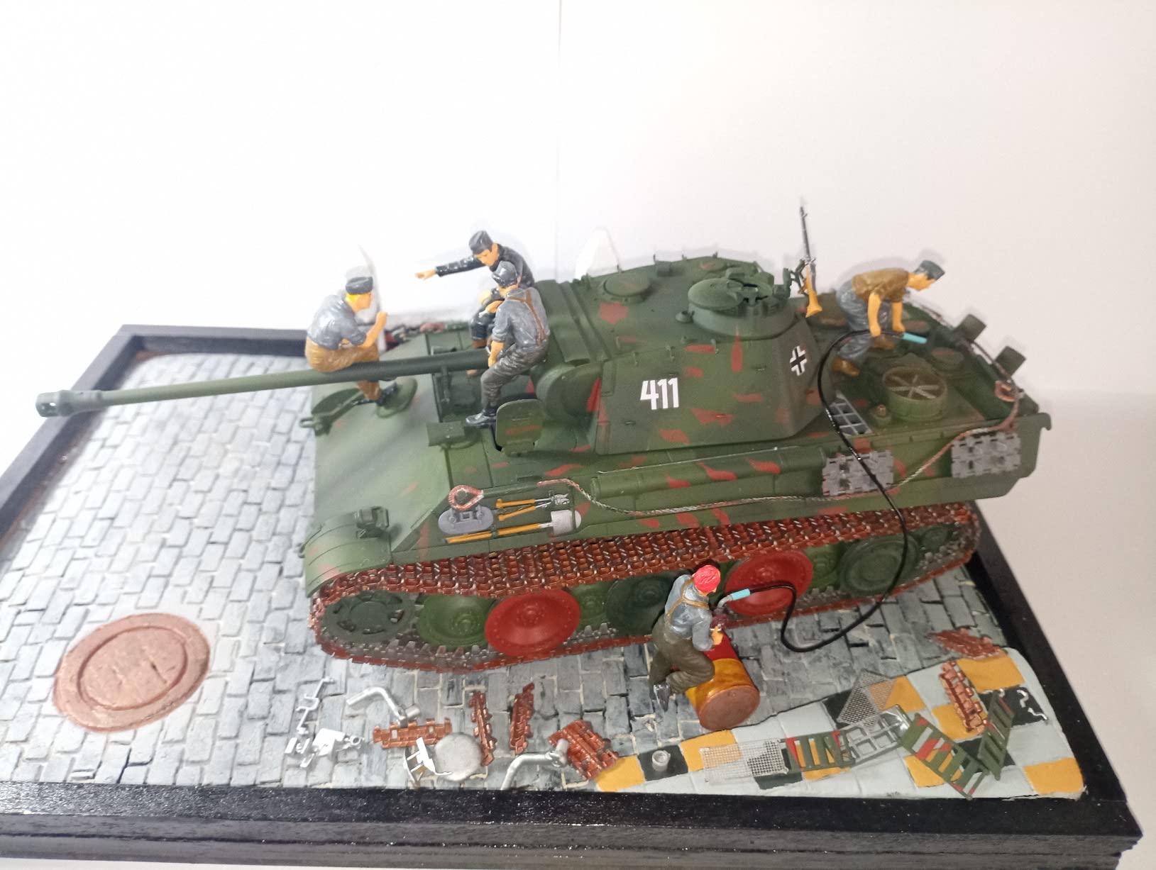 Master Box Models German Tankmen WWII Era - 5 Figures Set (1/35 Scale) customer photo 1