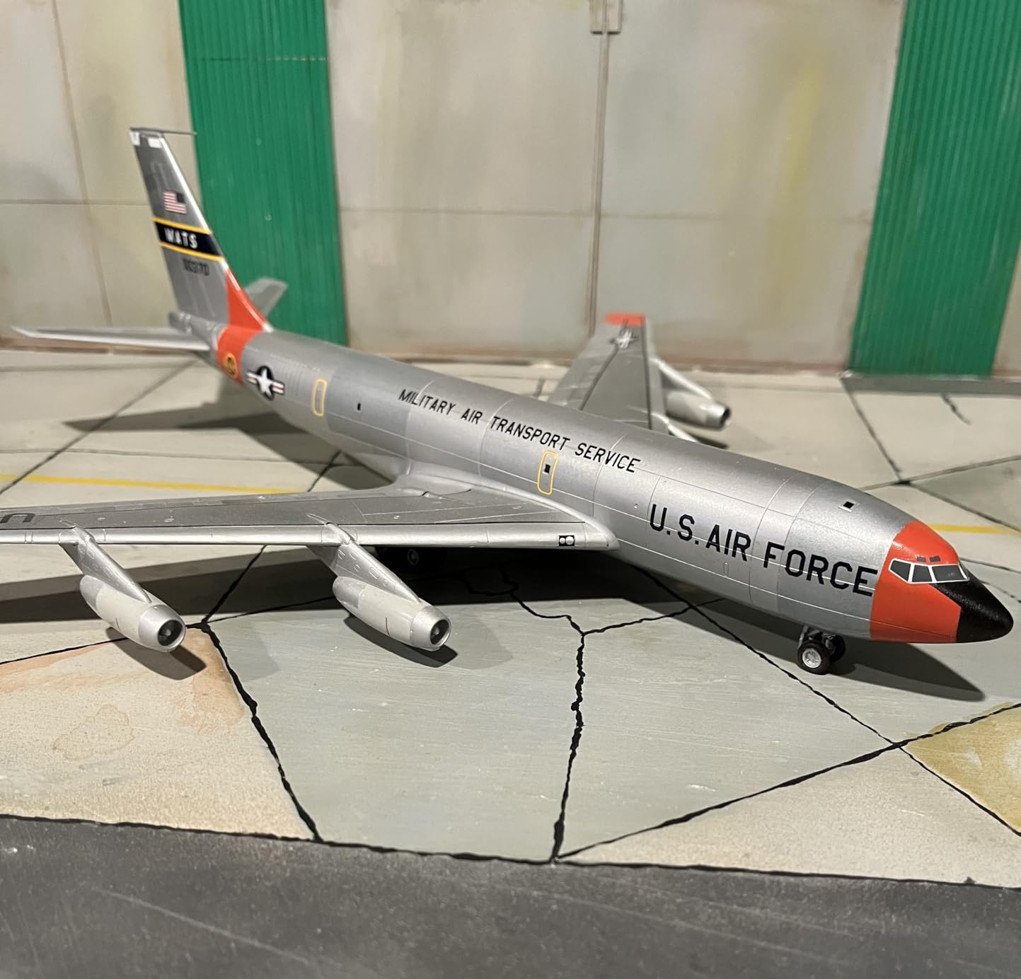 Minicraft Model Kits Boeing Stratotanker Model Kit (1/144 Scale) customer photo 1