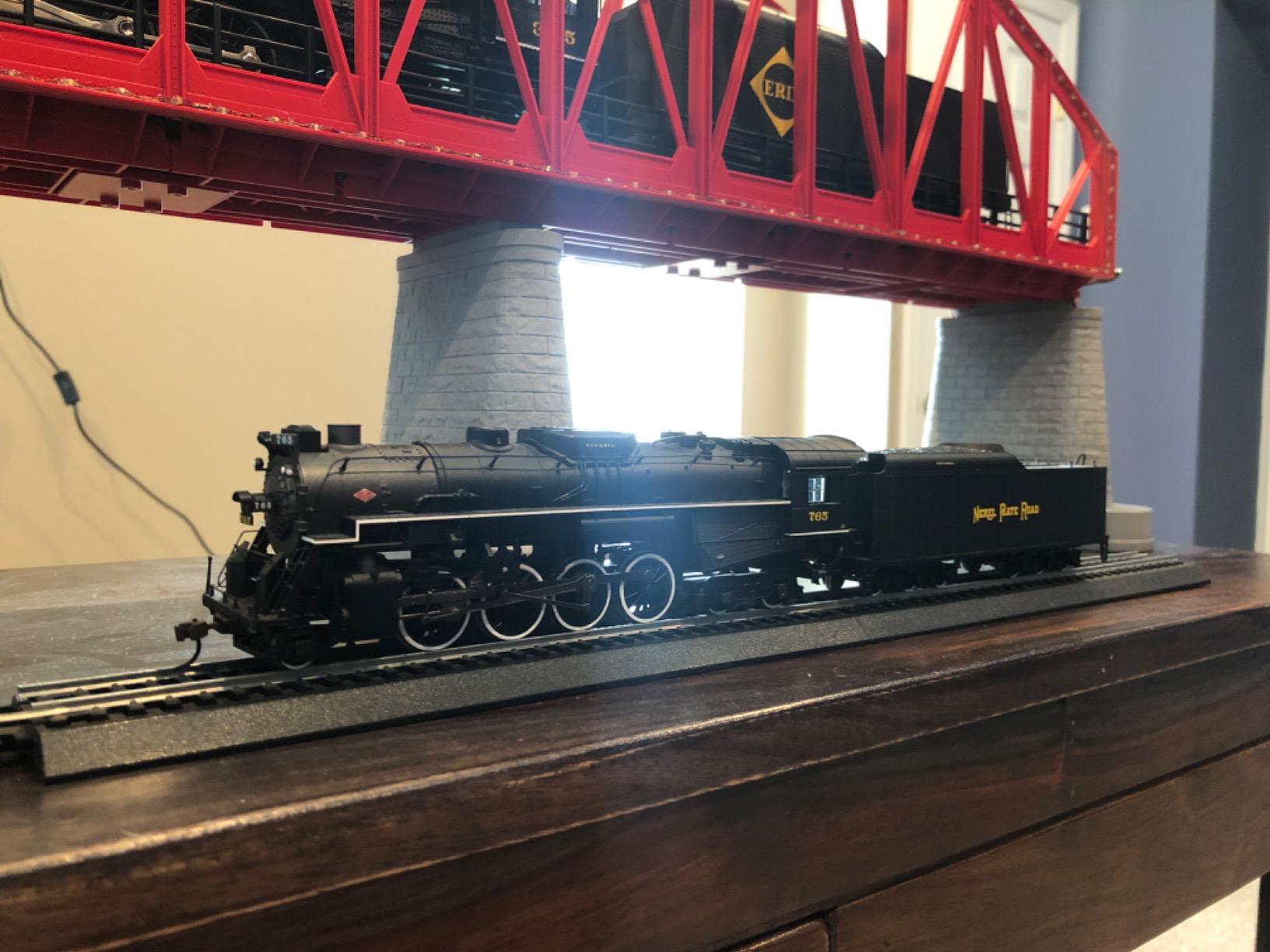 Bachmann 2-8-4 Berkshire Steam Locomotive & Tender - DCC Sound Value Equipped NICKEL PLATE #765 - RAILFAN VERSION - HO Scale customer photo 2