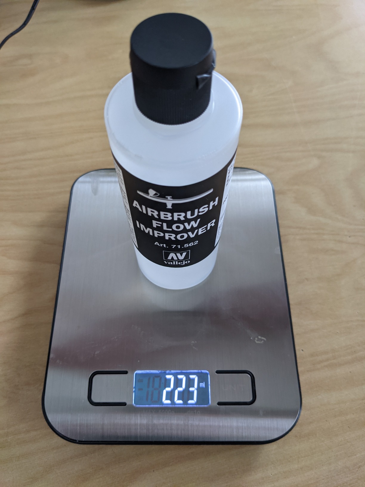 Vallejo - Airbrush Flow Improver for Acrylic Paints 200 ml. (6.76 fl.oz.) customer photo 4