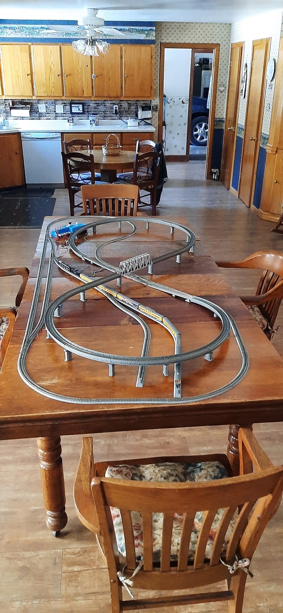 Kato USA Model Train Products N Scale Union Pacific FEF-3 Steam Locomotive Train 844 customer photo 2