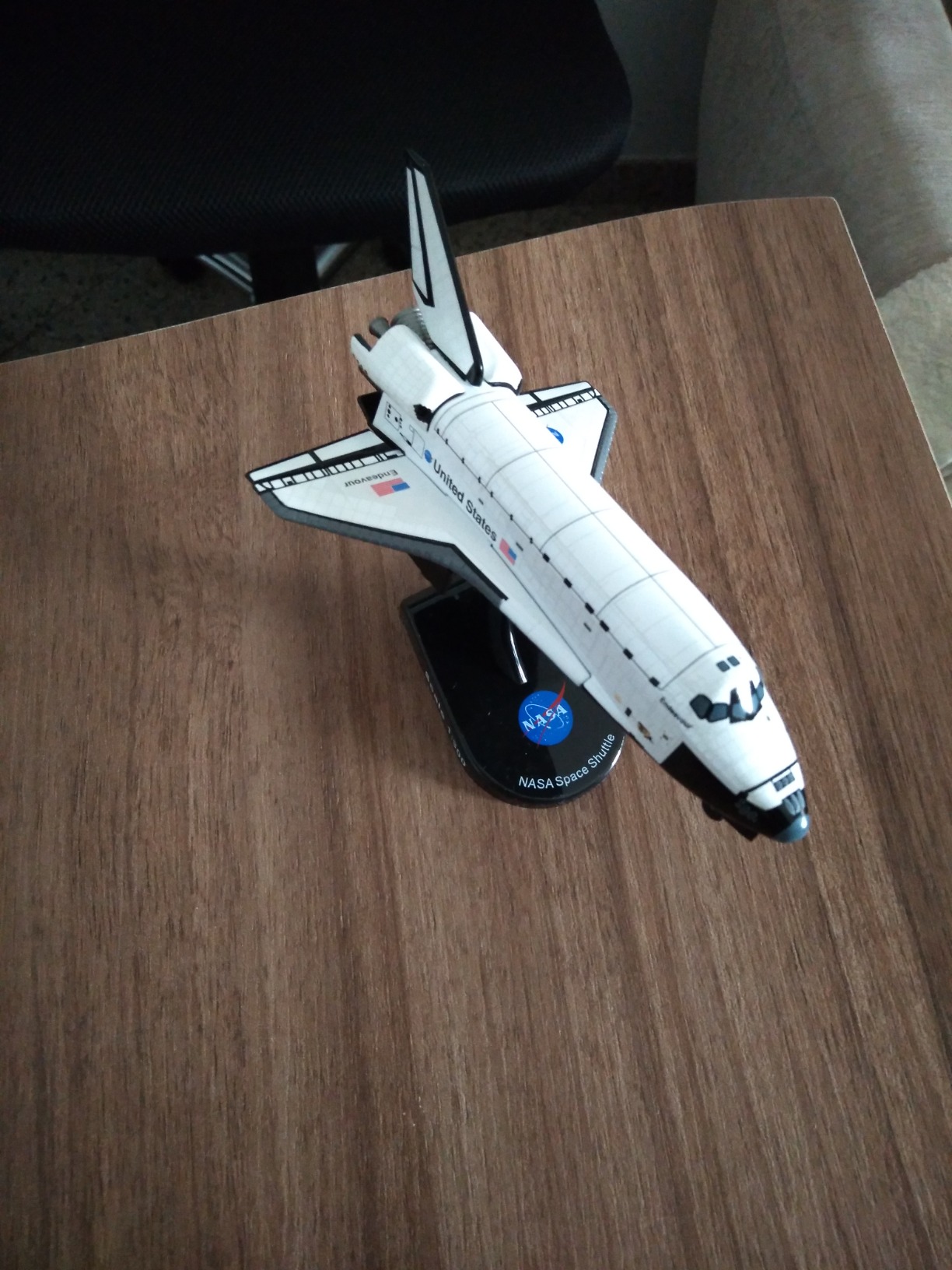 Postage Stamp Daron Space Shuttle Endeavour Vehicle (1/300 Scale) Medium customer photo 1