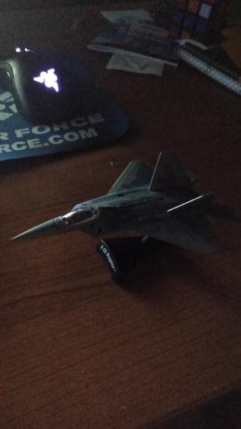 F-22 USAF Raptor Die-Cast Metal Model - 1:145 Scale Airplane with Display Stand, Highly Detailed Air Superiority Fighter Replica, 5.5