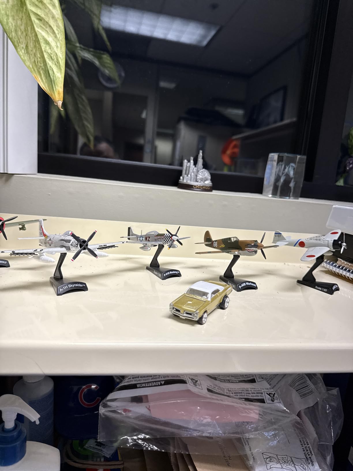 Daron Worldwide Trading B-29 Superfortress Enola Gay Vehicle (1:200 Scale) customer photo 1