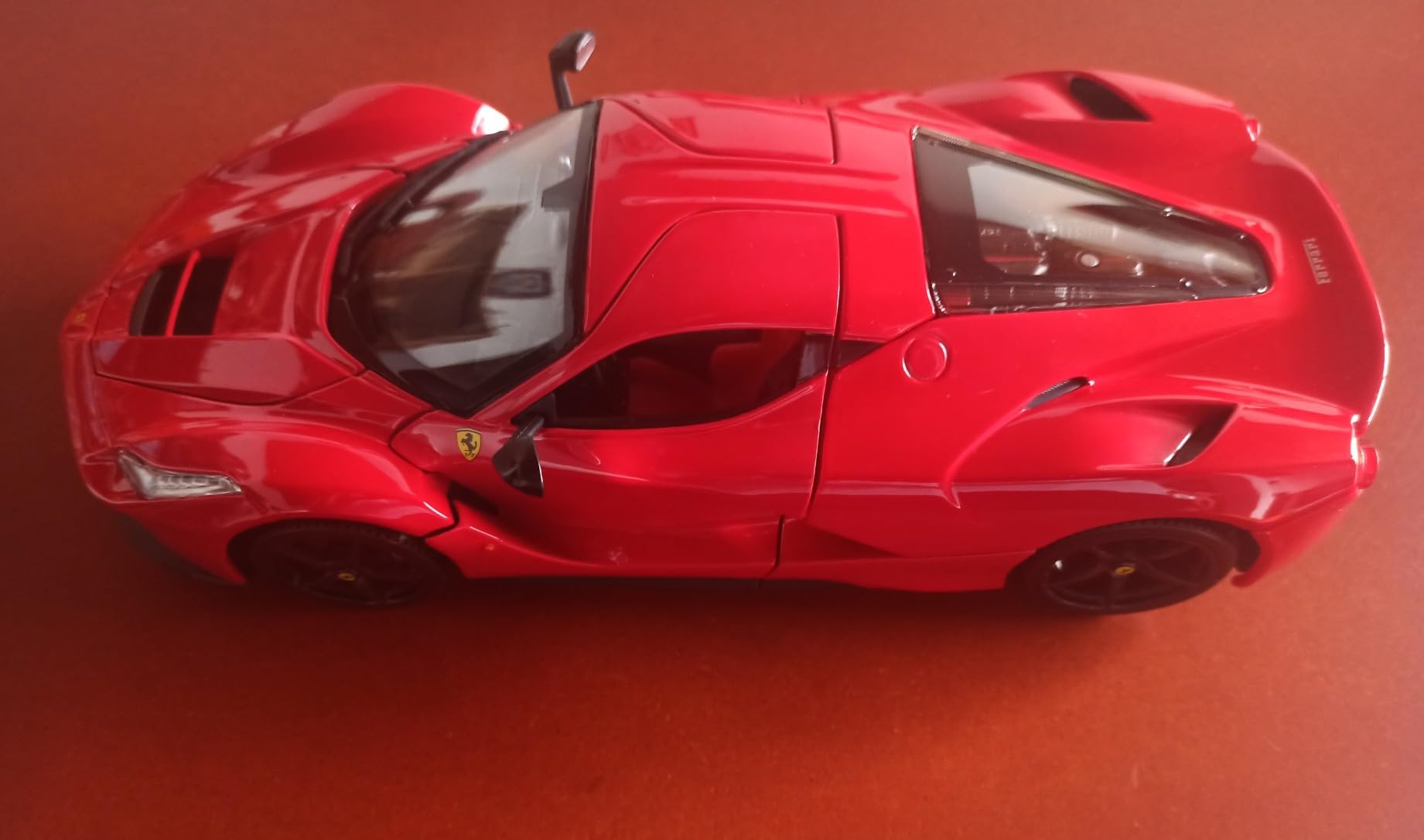 1:18 Scale Ferrari Race and Play LaFerrari Diecast Vehicle customer photo 2