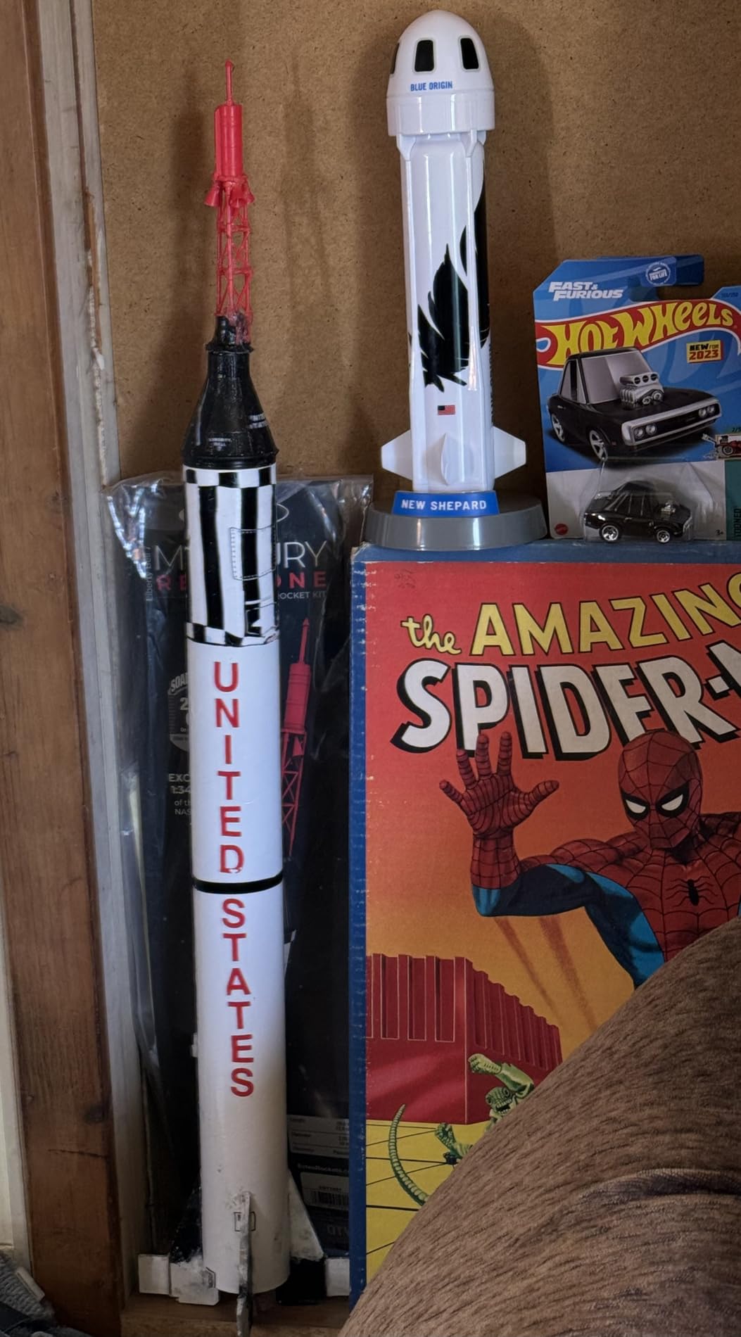 Estes 1921 Mercury Redstone Rocket-Building Kit, Advanced Flying-Rocket-Model Kit for Ages 10+ customer photo 1