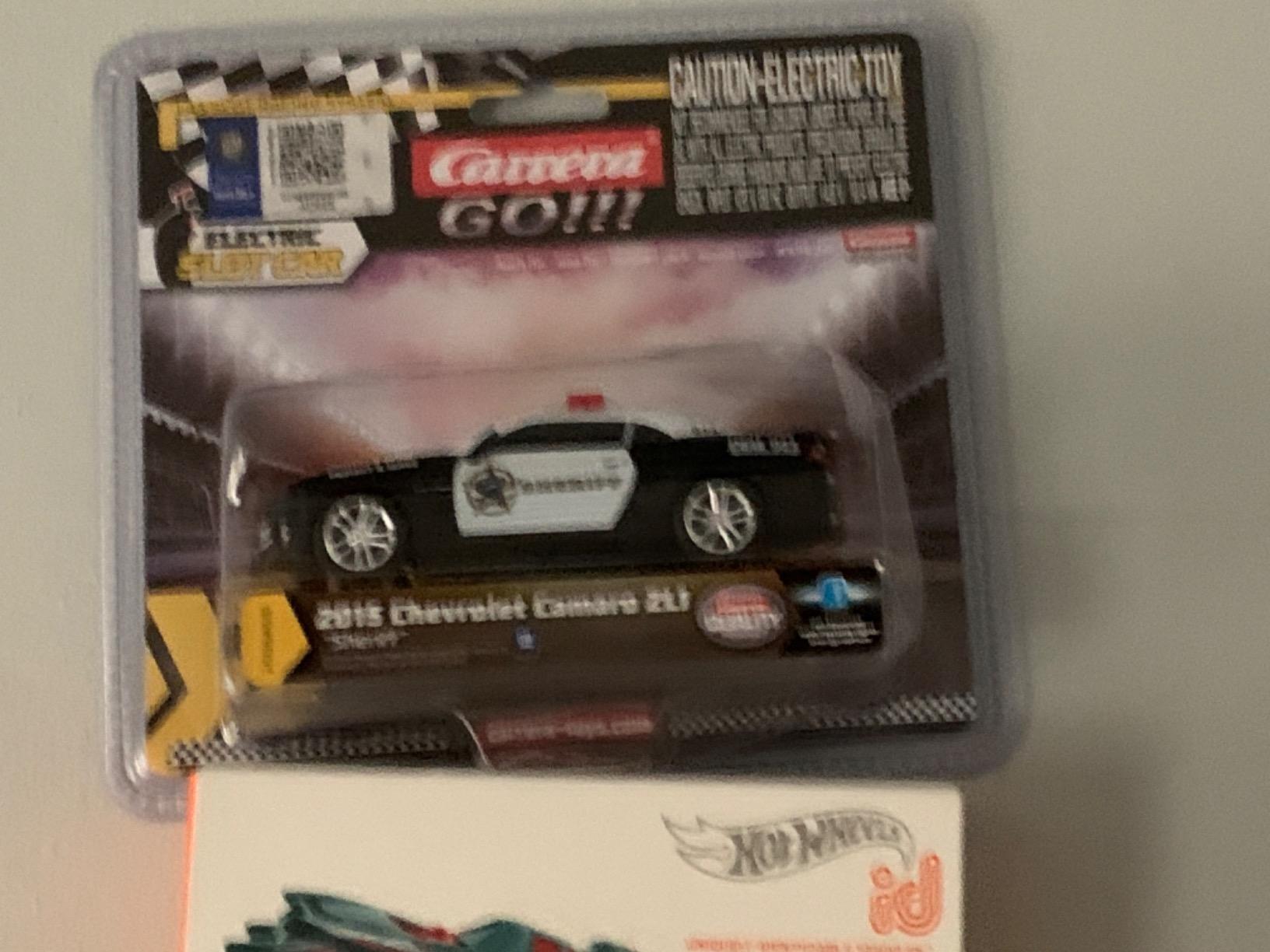 Carrera 64031 Chevrolet Camaro ZL1 Sheriff 1:43 Scale Analog Slot Car Racing Vehicle GO Slot Car Toy Race Track Sets customer photo 1