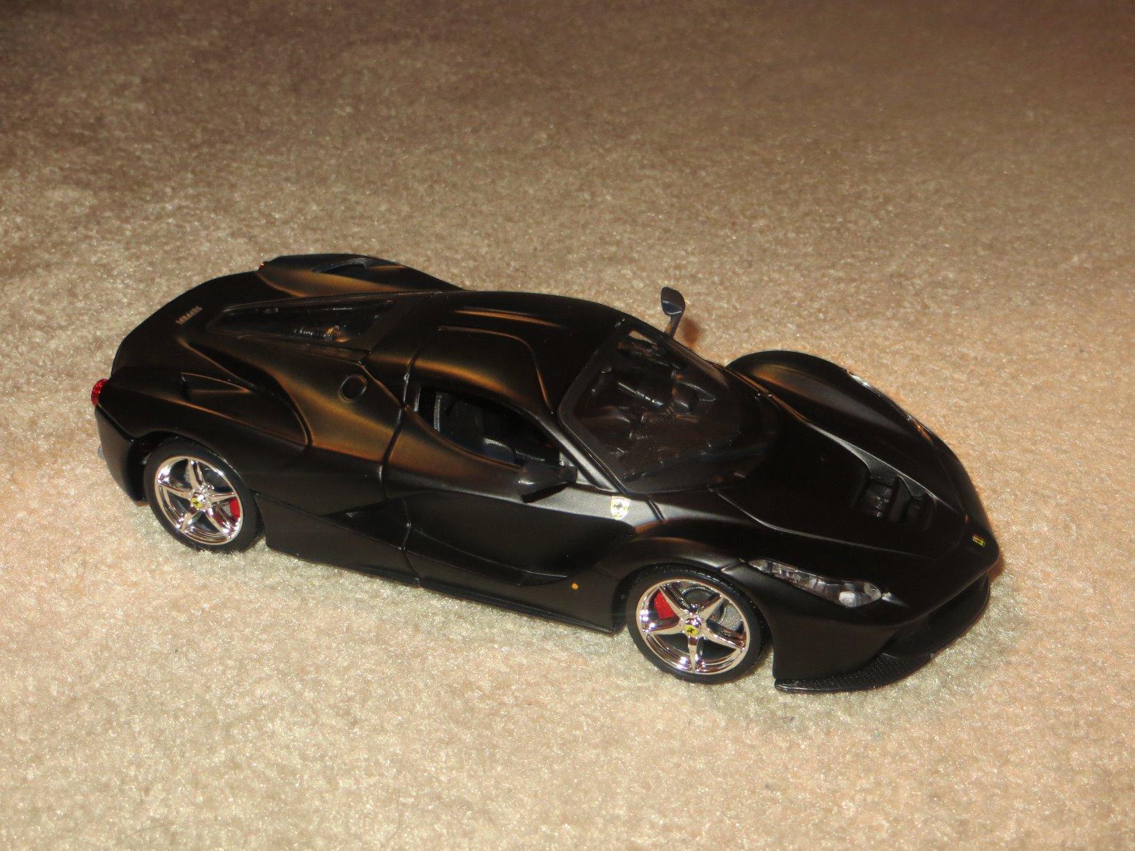 Maisto 1:24 Assembly Line LaFerrari Diecast Vehicle customer photo 1