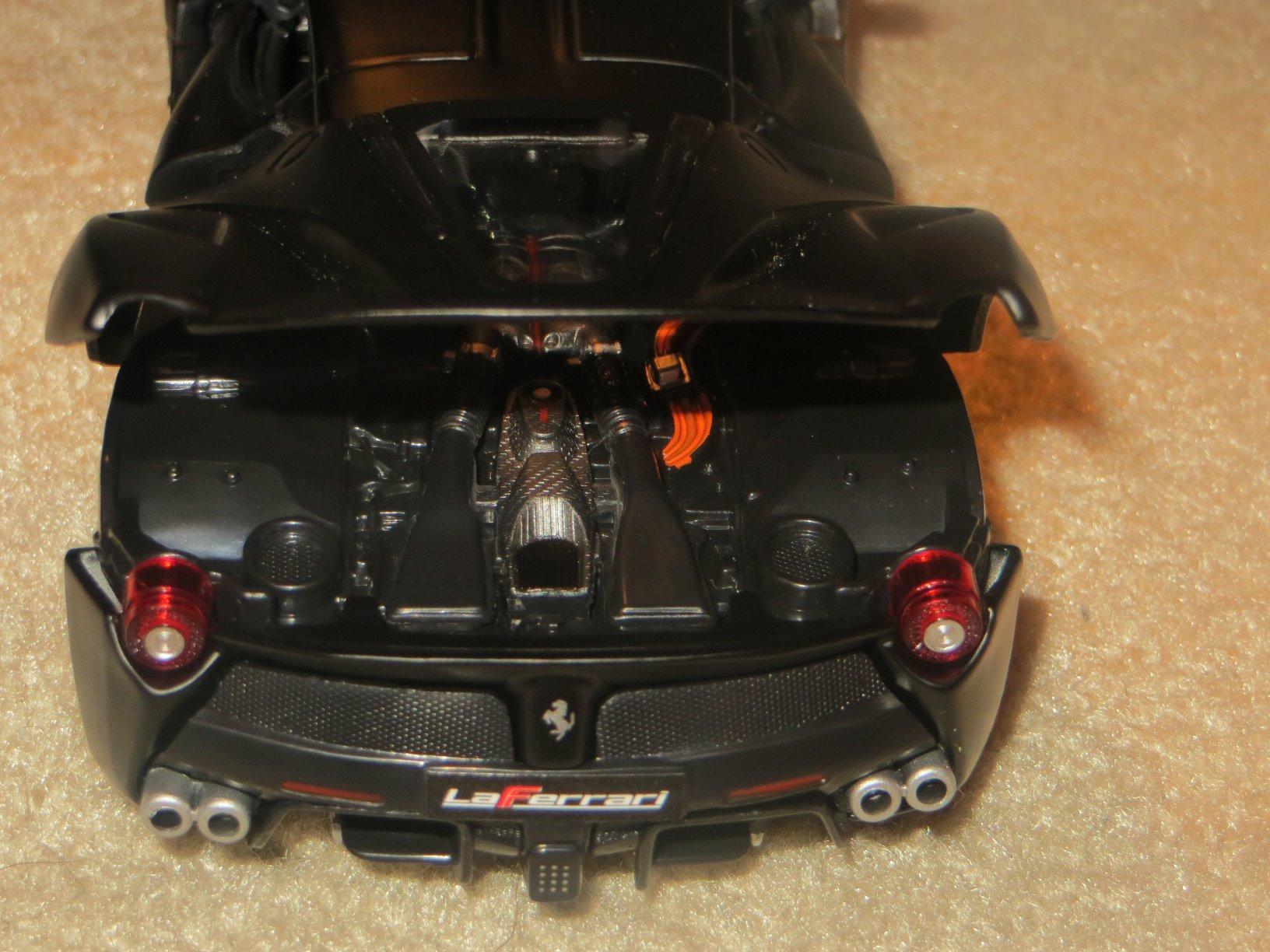 Maisto 1:24 Assembly Line LaFerrari Diecast Vehicle customer photo 2
