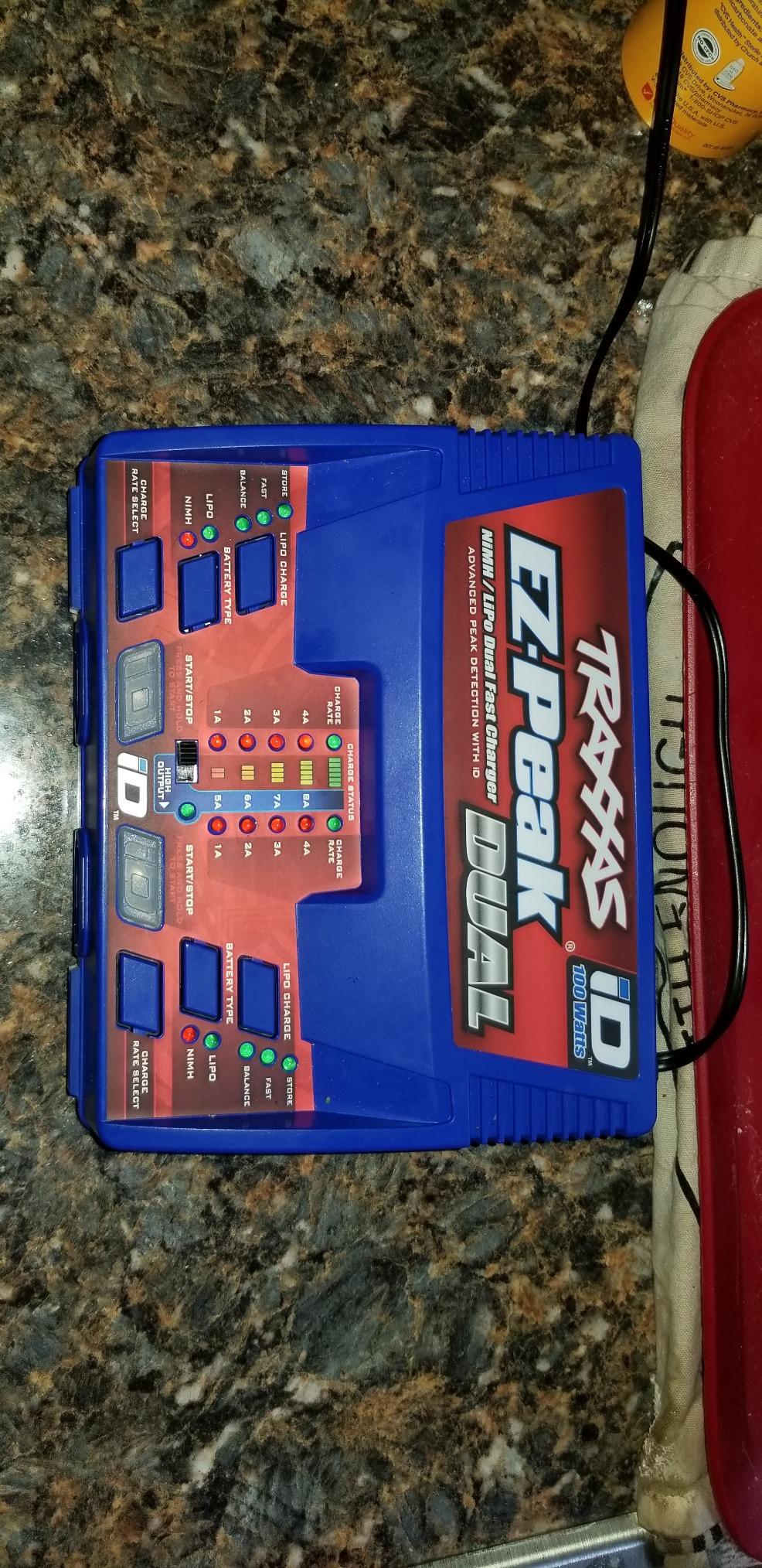 Traxxas 2972 EZ-Peak Plus 100 Watt NiMH/LiPo Dual Charger with iD System customer photo 1