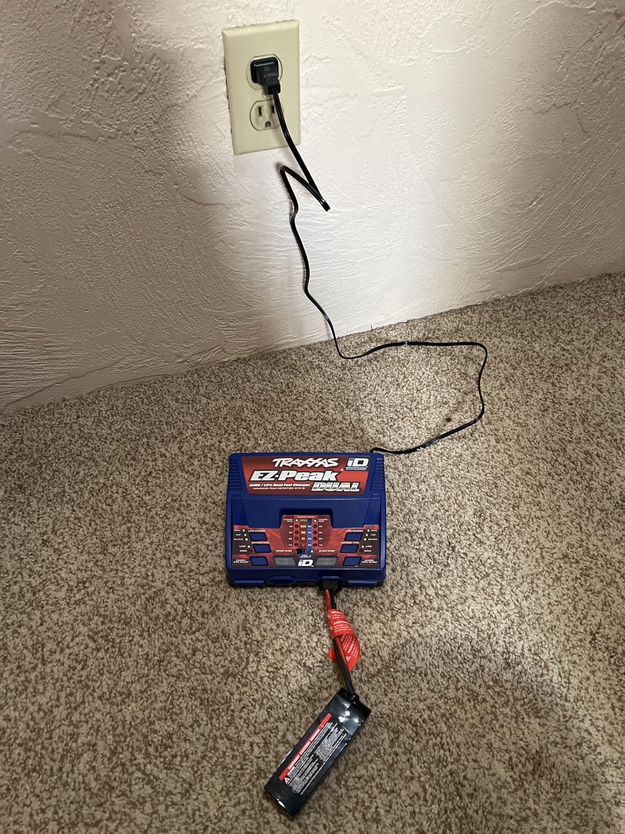 Traxxas 2972 EZ-Peak Plus 100 Watt NiMH/LiPo Dual Charger with iD System customer photo 2