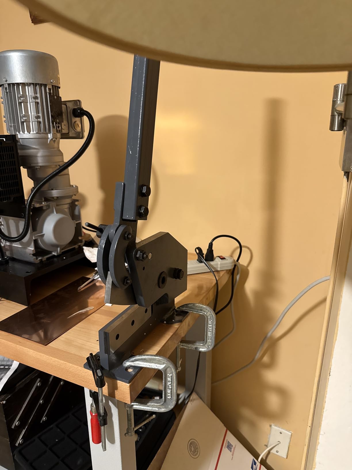 KAKA INDUSTRIAL Manual Metal Shear,6 inch Cutting Capacity for Steel Plate, Round and Flat Bars | Bench-Mount Hand Cutter HS-6 customer photo 2