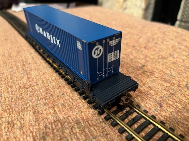 Walthers SceneMaster 40' Hi-Cube Corrugated Container w/Flat Roof-Evergreen (Green, White) 949-8202 HO Scale Model Railroad - Freight Model customer photo 2
