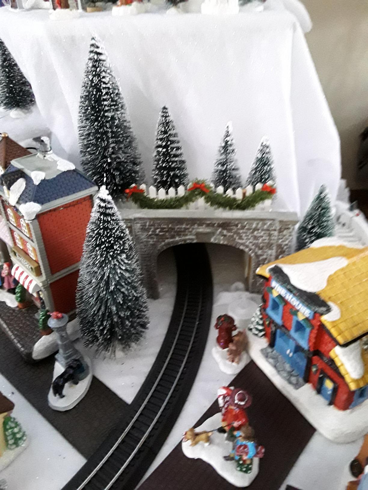 Cut Stone HO Tunnel Portals Woodland Scenics by Woodland Scenics customer photo 2